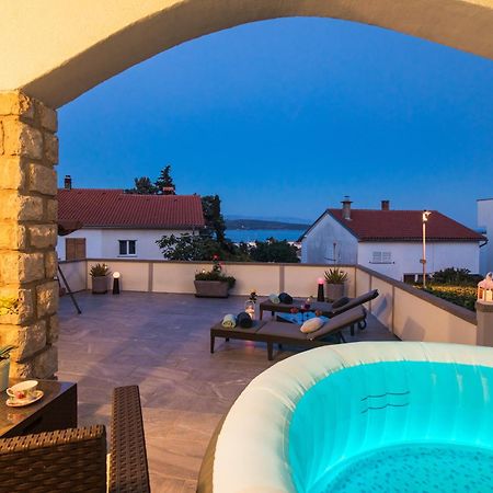Apartment Tara With Seaview Krk Town Exterior photo