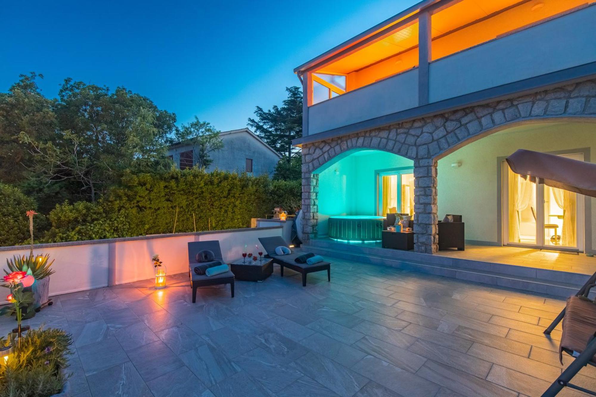 Apartment Tara With Seaview Krk Town Exterior photo