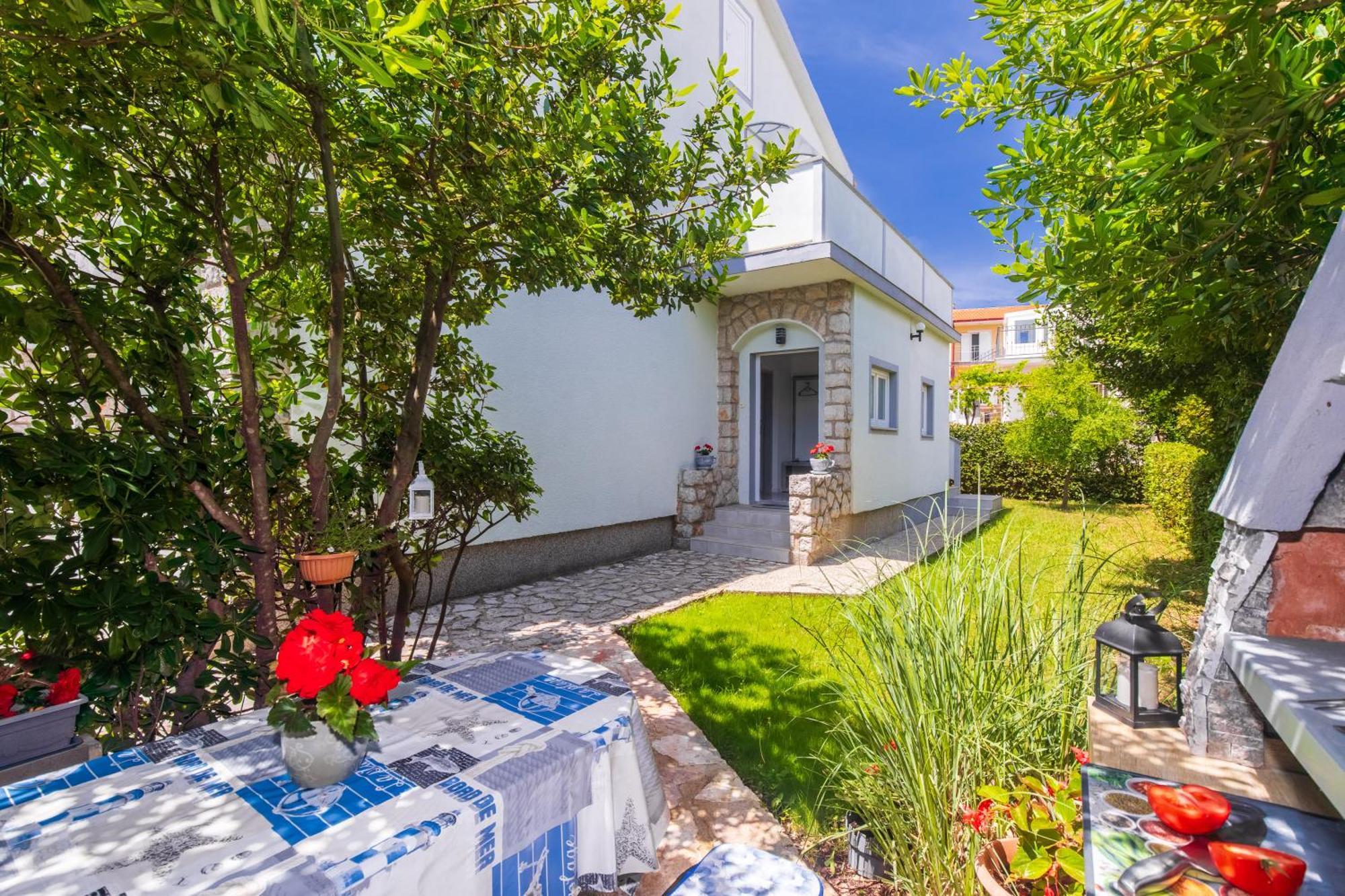 Apartment Tara With Seaview Krk Town Exterior photo
